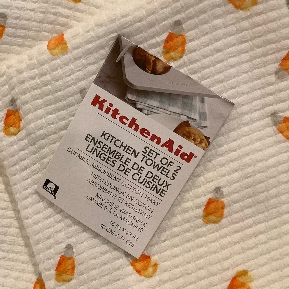 Kitchen Aid Candy Corn Designer Kitchen Towels Set of 2, NWT Cotton 16x28” - Picture 2 of 12